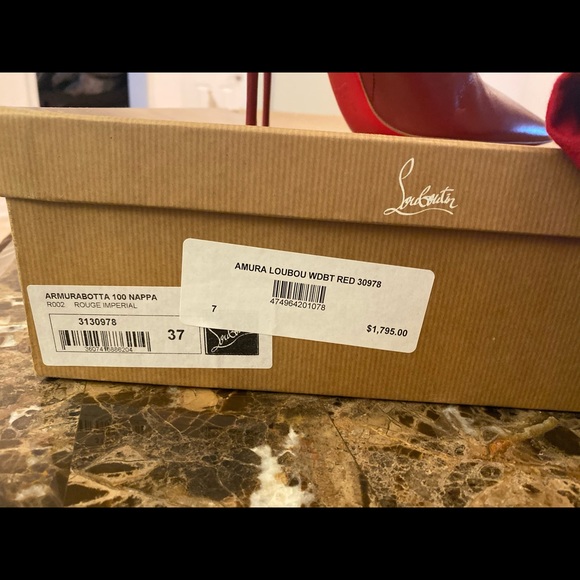 Christian Louboutin
Red  Leather Amura Pointed-toe - Picture 6 of 6